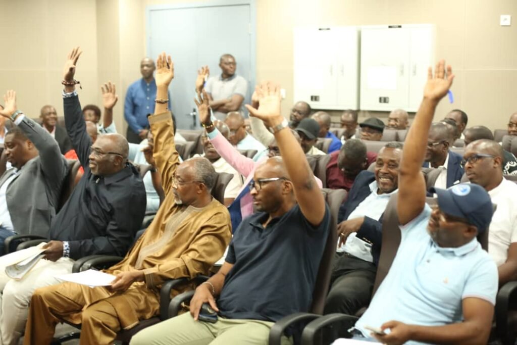 National Foot : les clubs réclament leur argent !