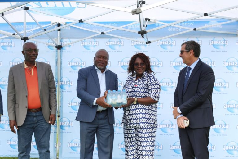 National Foot 1 : 3000 packs d’eau Andza aux clubs !